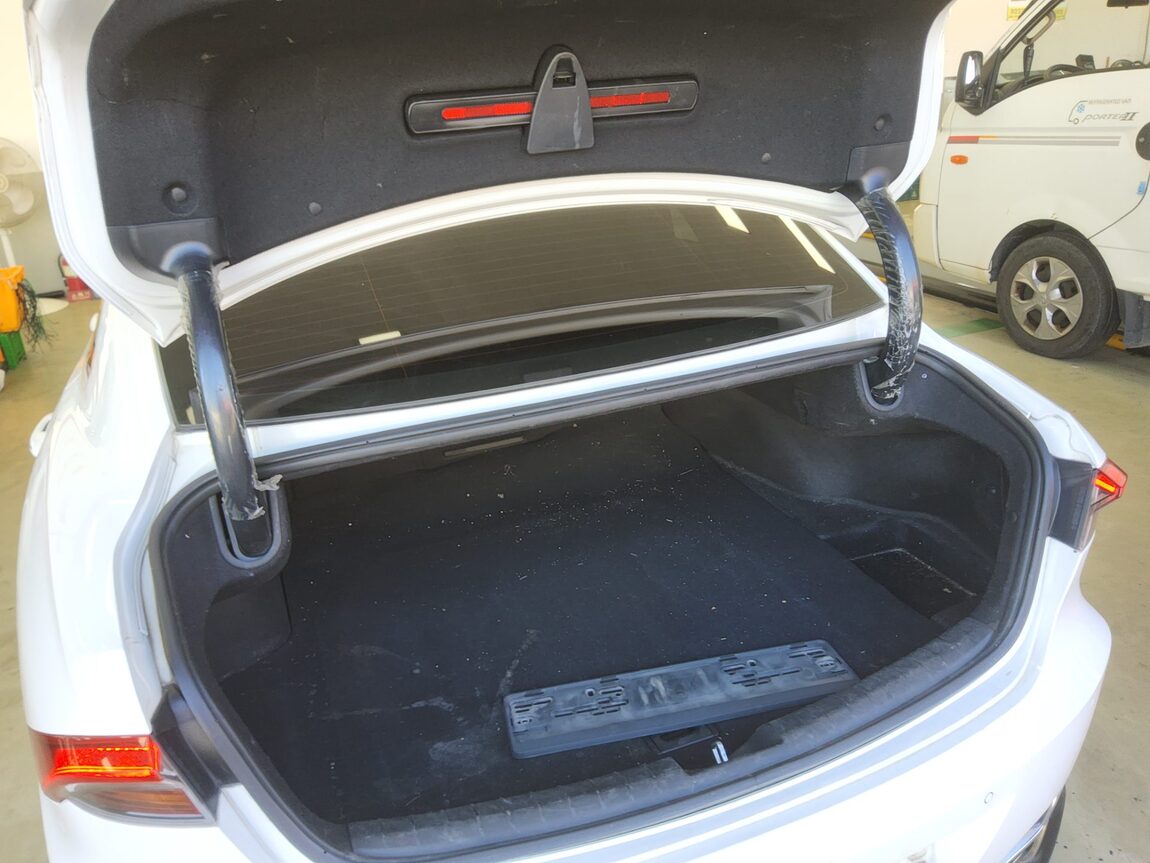 HYUNDAI THE NEW GRANDEUR IG LPi 3.0 BUSINESS PREMIUM MODEL TYPE 2022 - zdjęcie 15