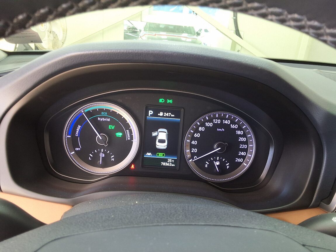 HYUNDAI GRANDEUR IG HYBRID 2.4 HEV EXCLUSIVE SPECIAL 2019 - zdjęcie 10