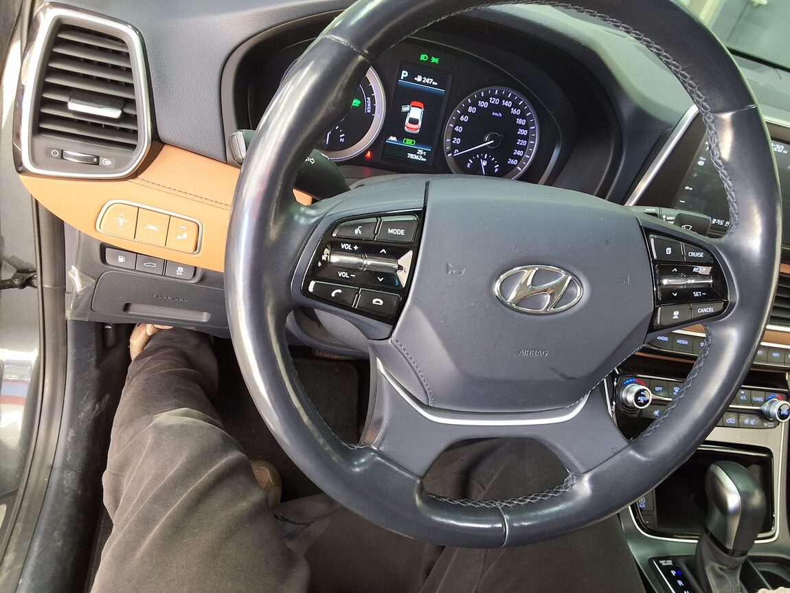 HYUNDAI GRANDEUR IG HYBRID 2.4 HEV EXCLUSIVE SPECIAL 2019 - zdjęcie 22