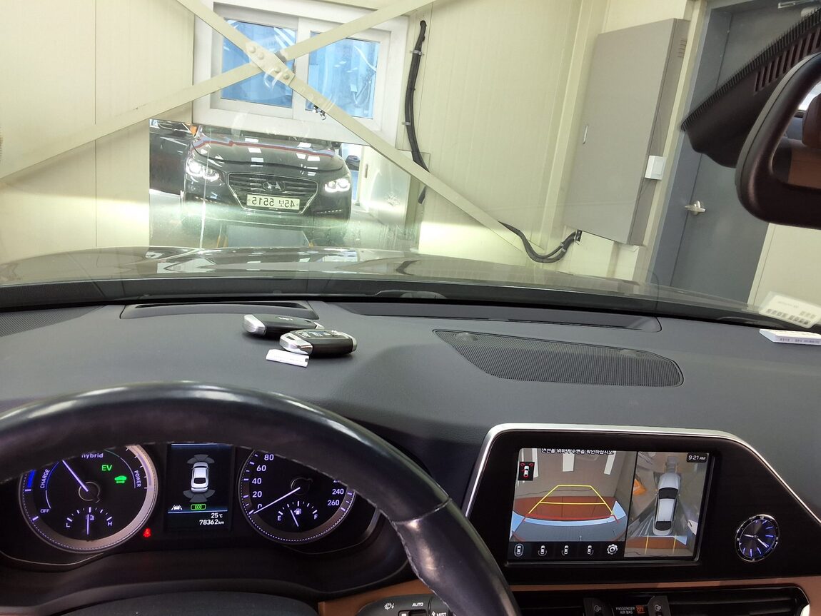 HYUNDAI GRANDEUR IG HYBRID 2.4 HEV EXCLUSIVE SPECIAL 2019 - zdjęcie 24