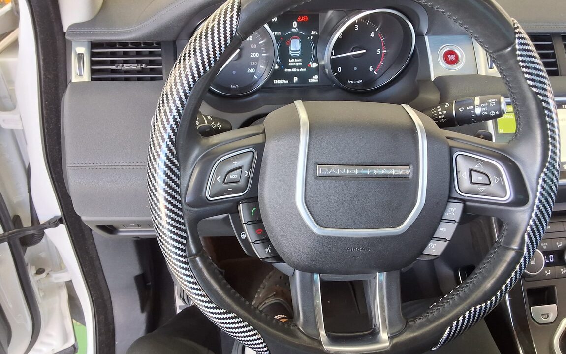 LAND ROVER RANGE ROVER EVOQUE 2.0 TD4 SE 2018 - zdjęcie 17
