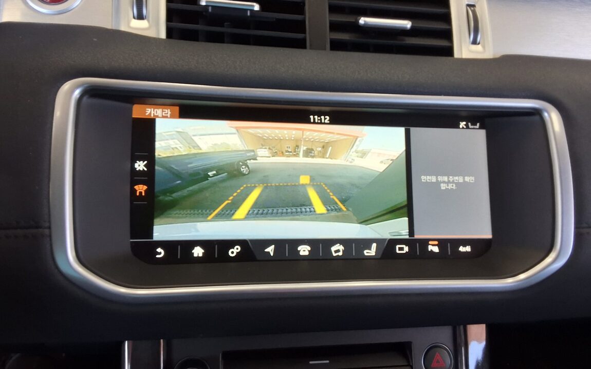 LAND ROVER RANGE ROVER EVOQUE 2.0 TD4 SE 2018 - zdjęcie 19