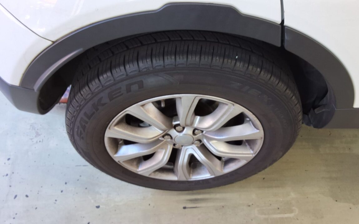 LAND ROVER RANGE ROVER EVOQUE 2.0 TD4 SE 2018 - zdjęcie 26