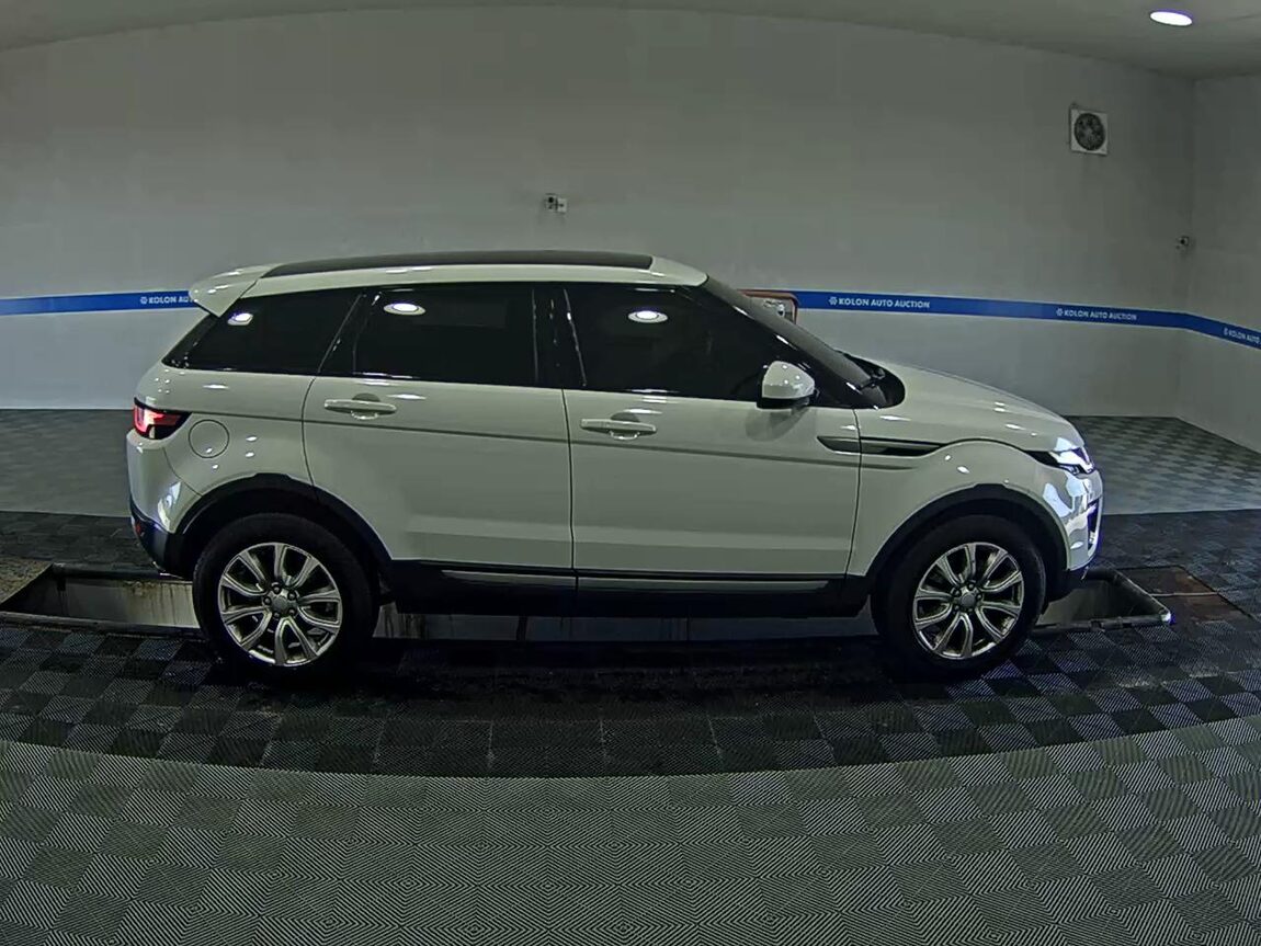 LAND ROVER RANGE ROVER EVOQUE 2.0 TD4 SE 2018 - zdjęcie 4