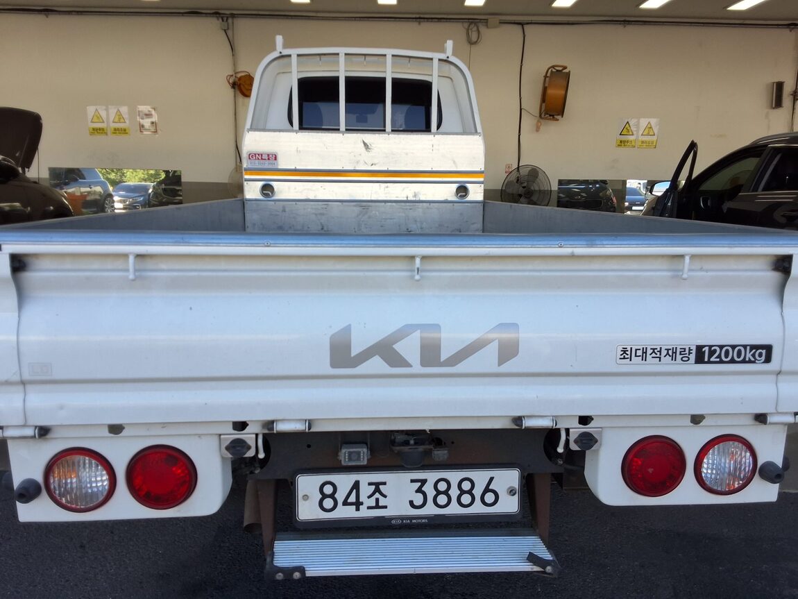 KIA BONGO III CARGO WING BODY 1.2 TON 2018 - zdjęcie 12
