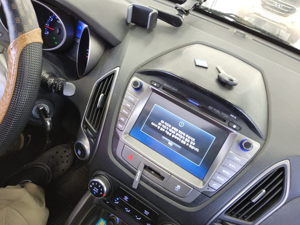 HYUNDAI NEW TUCSON ix GASOLINE 2.0 GDi 2WD STYLE 2014 - zdjęcie 19