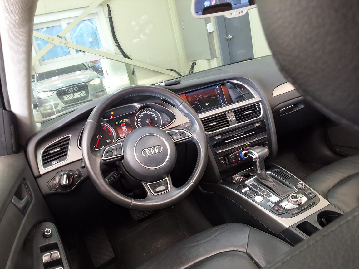 AUDI A4 (4TH GEN) 30 TDI DYNAMIC 2015 - zdjęcie 12