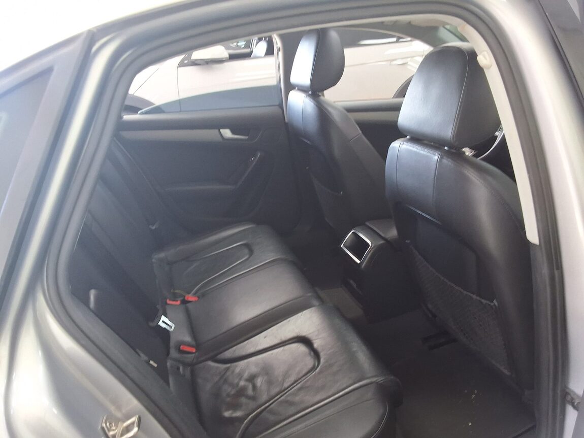 AUDI A4 (4TH GEN) 30 TDI DYNAMIC 2015 - zdjęcie 14