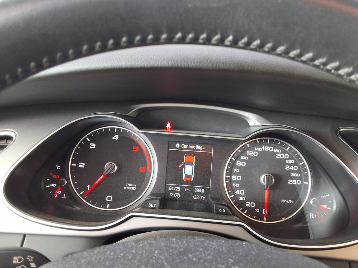 AUDI A4 (4TH GEN) 2.0 TDI QUATTRO DYNAMIC 2014 - zdjęcie 10
