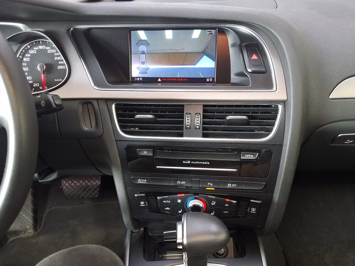 AUDI A4 (4TH GEN) 2.0 TDI QUATTRO DYNAMIC 2014 - zdjęcie 24