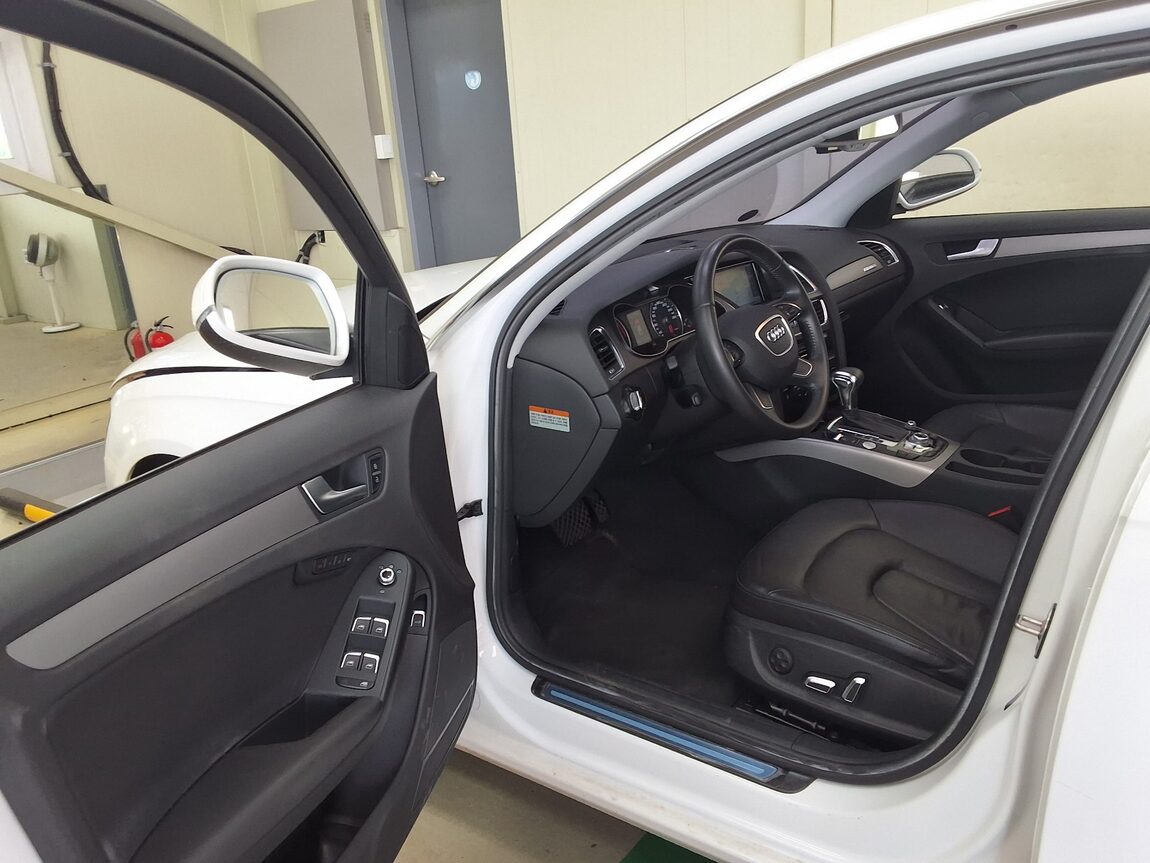 AUDI A4 (4TH GEN) 2.0 TDI QUATTRO DYNAMIC 2014 - zdjęcie 11
