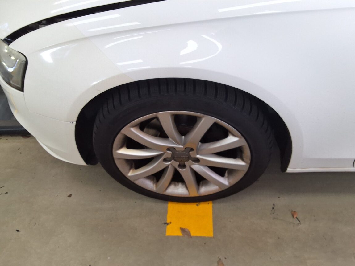 AUDI A4 (4TH GEN) 2.0 TDI QUATTRO DYNAMIC 2014 - zdjęcie 19