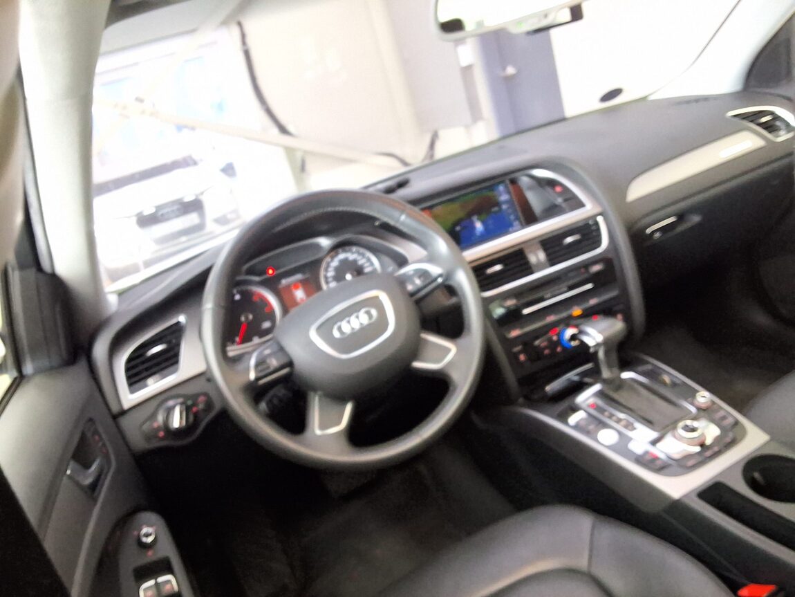 AUDI A4 (4TH GEN) 2.0 TDI QUATTRO DYNAMIC 2014 - zdjęcie 12
