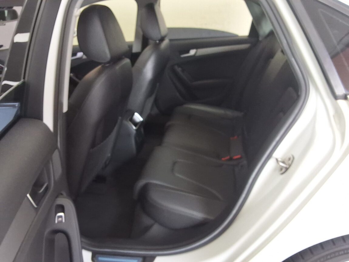 AUDI A4 (4TH GEN) 2.0 TDI QUATTRO DYNAMIC 2014 - zdjęcie 13