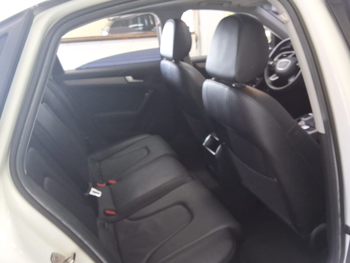 AUDI A4 (4TH GEN) 2.0 TDI QUATTRO DYNAMIC 2014 - zdjęcie 14