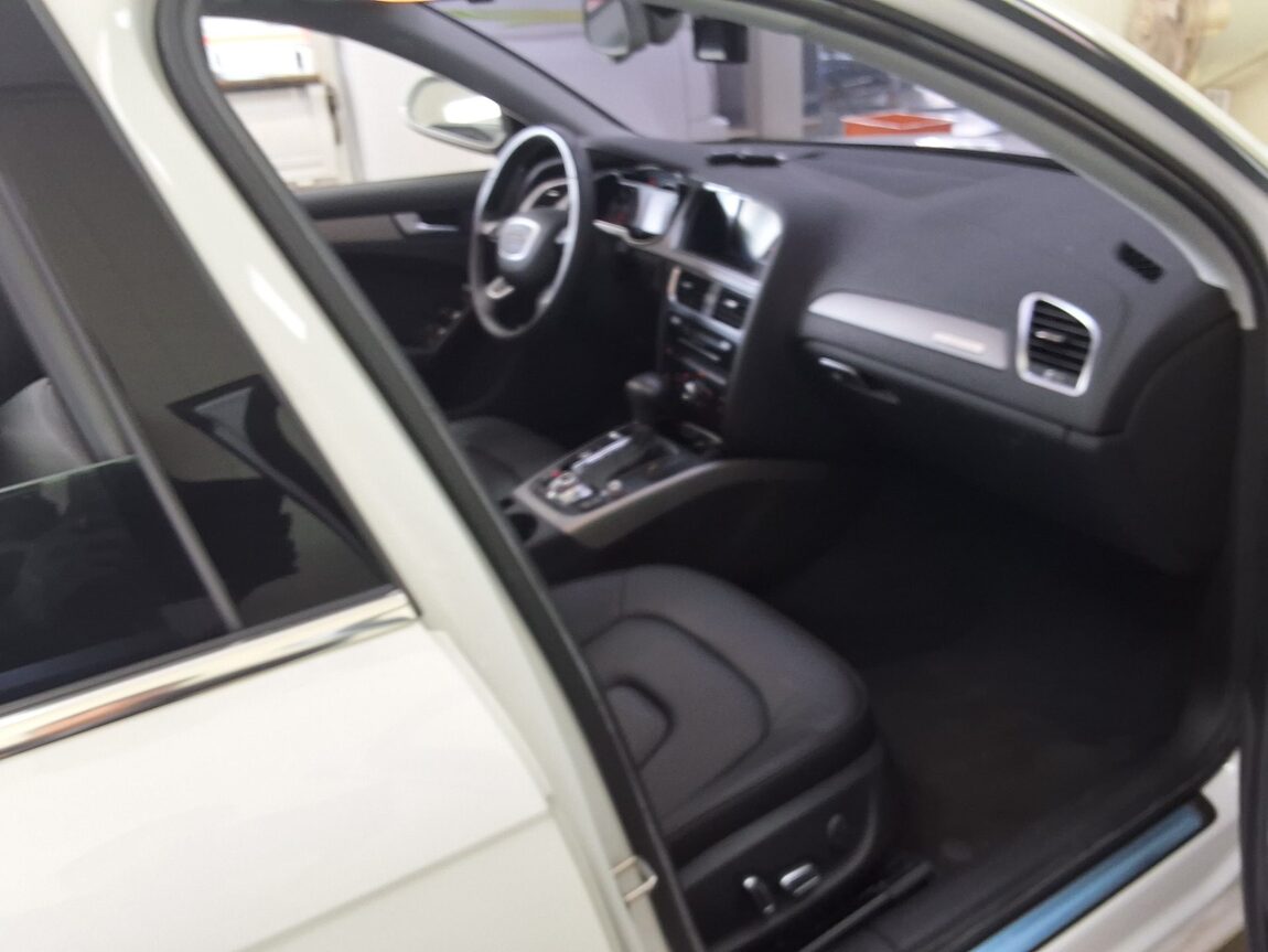 AUDI A4 (4TH GEN) 2.0 TDI QUATTRO DYNAMIC 2014 - zdjęcie 15