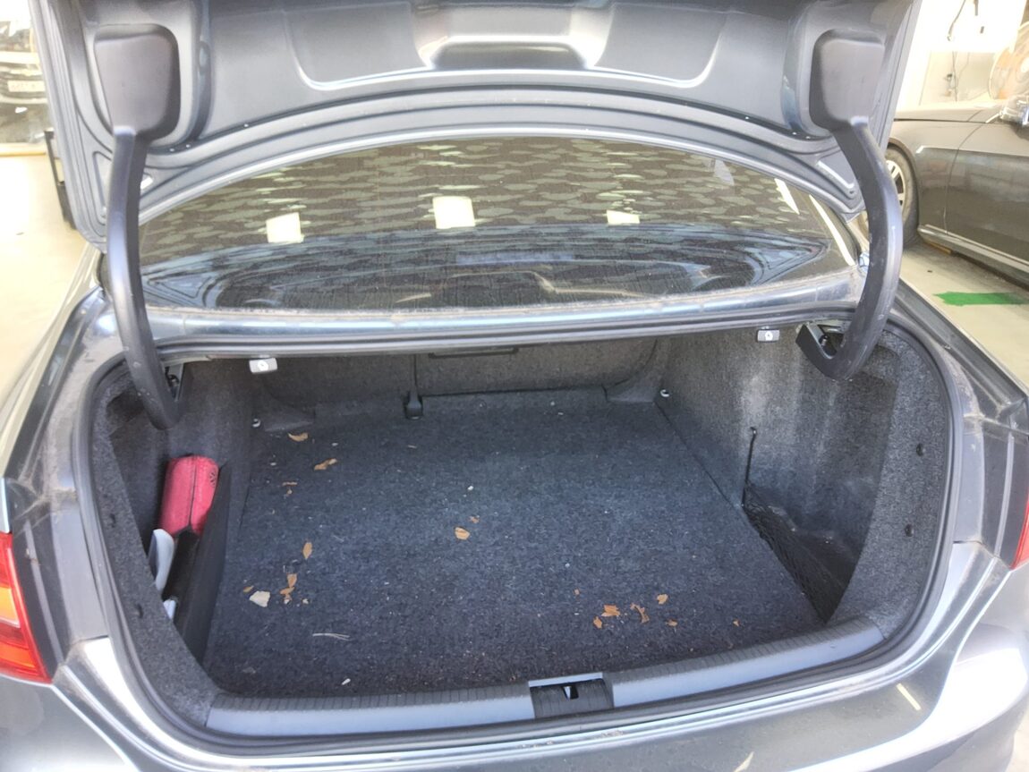 VOLKSWAGEN JETTA (6TH GEN) 2.0 TDI 2014 - zdjęcie 15