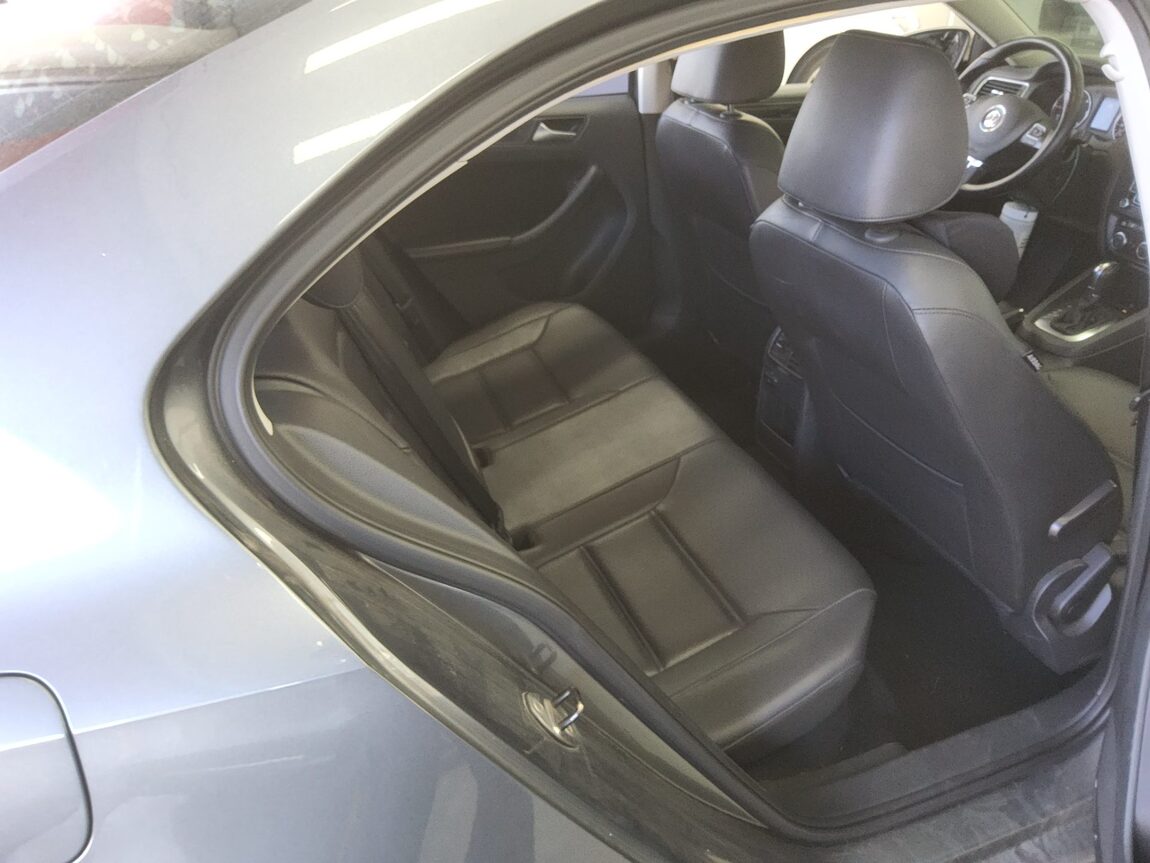 VOLKSWAGEN JETTA (6TH GEN) 2.0 TDI 2014 - zdjęcie 13