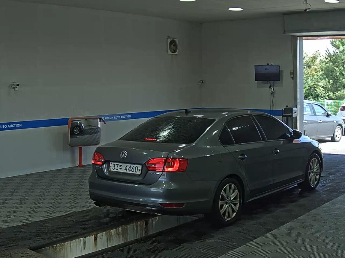 VOLKSWAGEN JETTA (6TH GEN) 2.0 TDI 2014 - zdjęcie 5