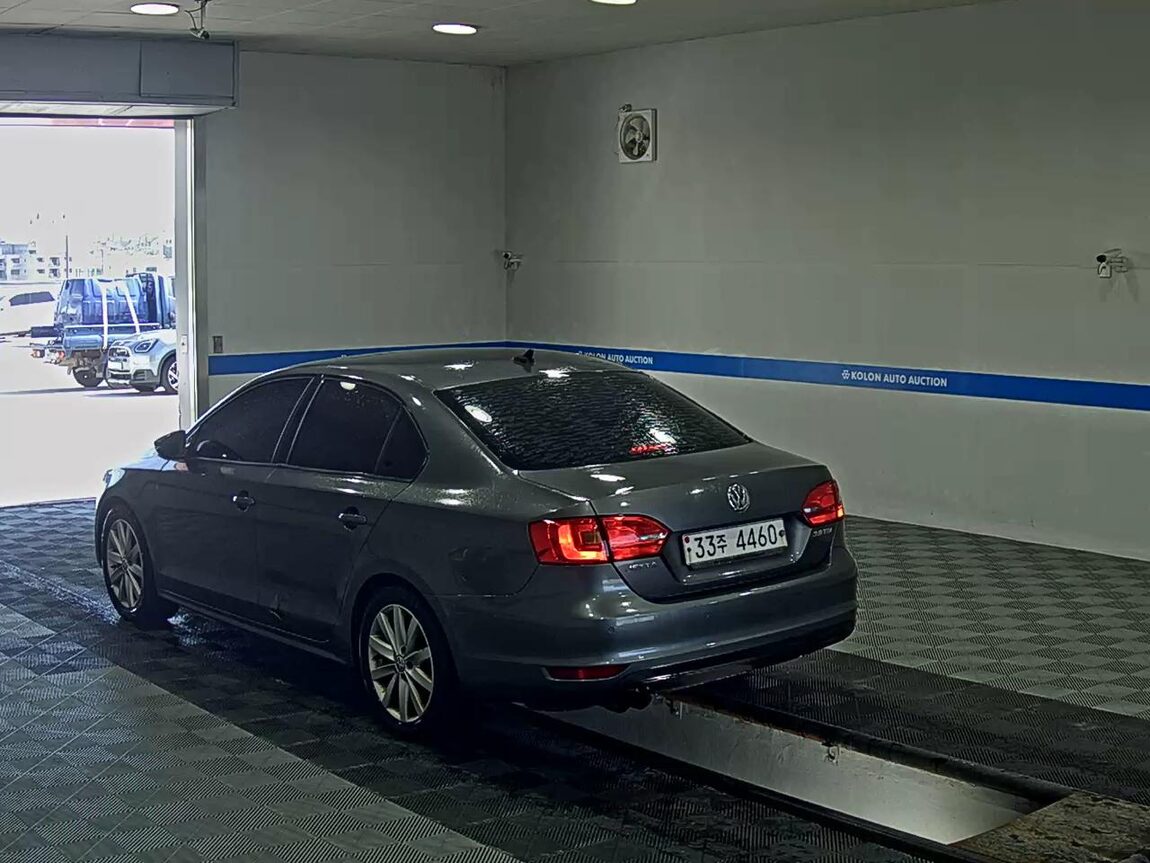VOLKSWAGEN JETTA (6TH GEN) 2.0 TDI 2014 - zdjęcie 6