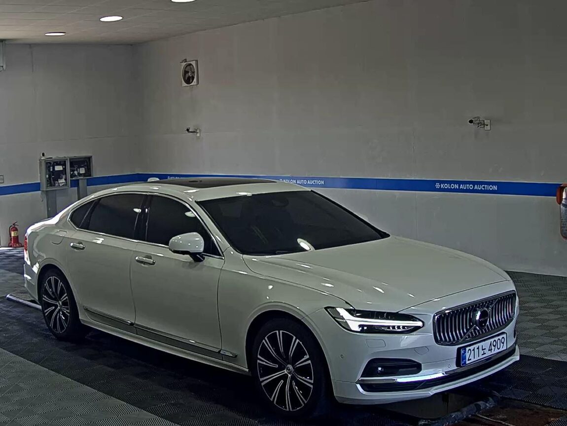 VOLVO THE NEW S90 B5 INSCRIPTION 2021 - zdjęcie 3