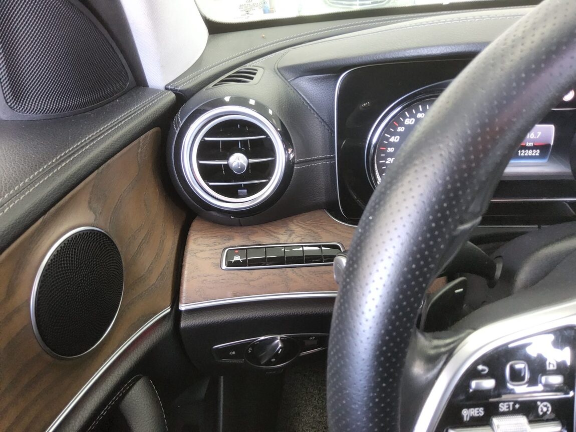 MERCEDES-BENZ E-CLASS (5TH GEN) E220d 4MATIC EXCLUSIVE 2019 - zdjęcie 17