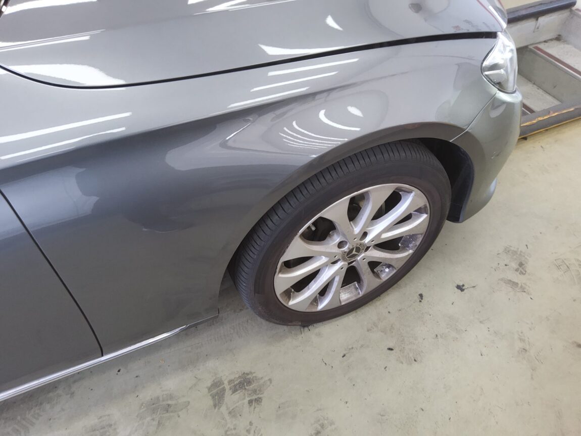MERCEDES-BENZ E-CLASS (5TH GEN) E220d 4MATIC EXCLUSIVE 2019 - zdjęcie 23