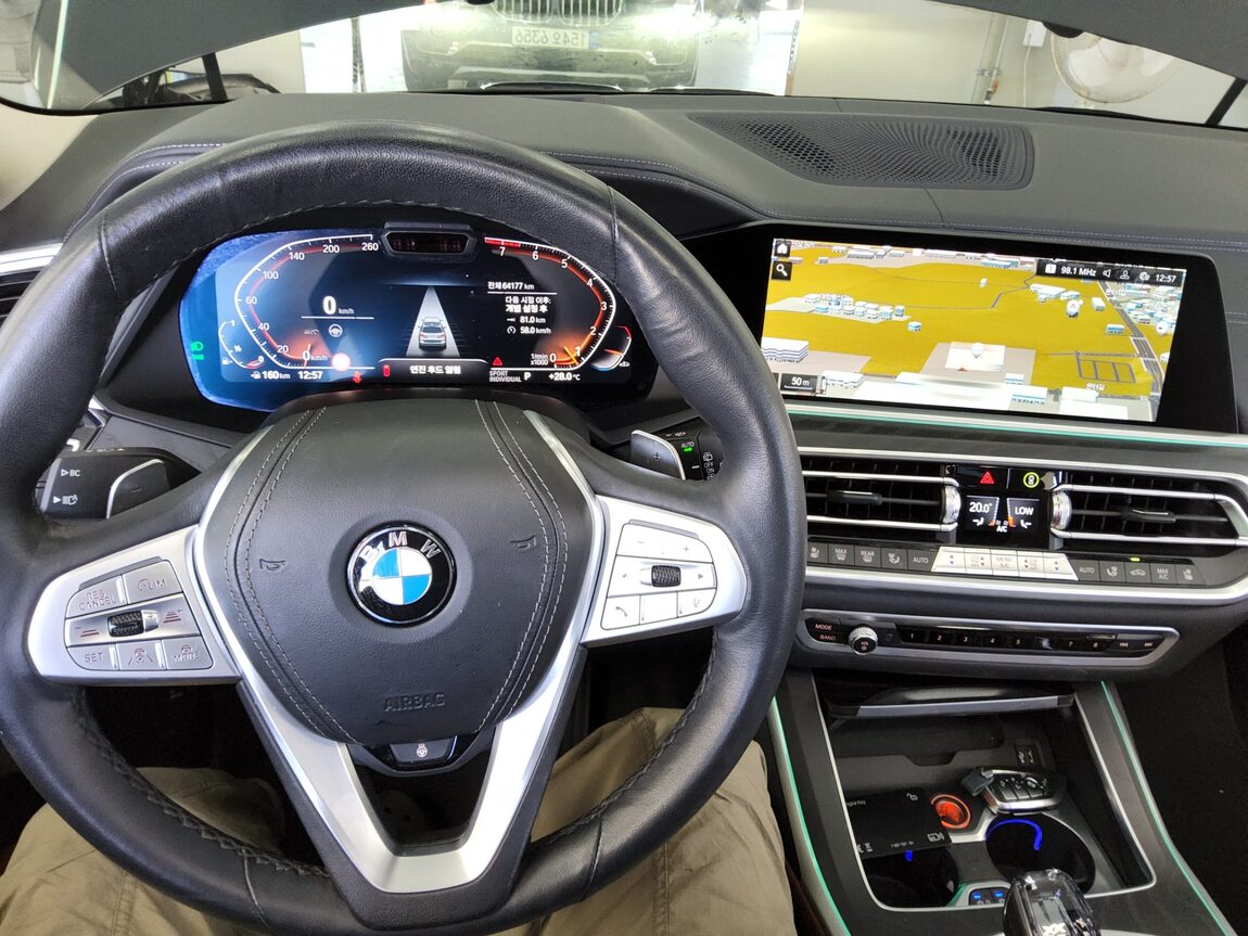 BMW X7 40i xDRIVE DESIGN PURE 6-SEATER 2022 - zdjęcie 17
