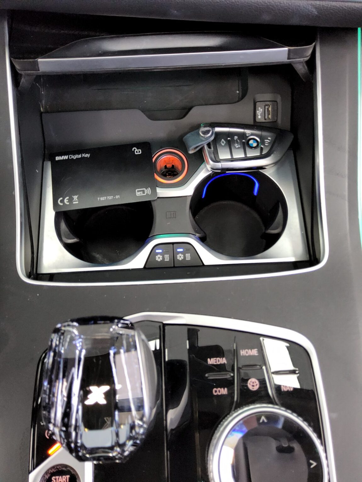 BMW X7 40i xDRIVE DESIGN PURE 6-SEATER 2022 - zdjęcie 19