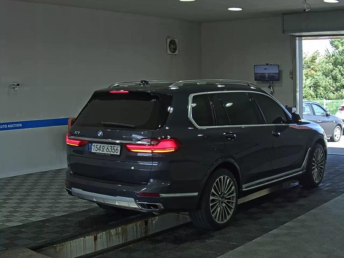 BMW X7 40i xDRIVE DESIGN PURE 6-SEATER 2022 - zdjęcie 5