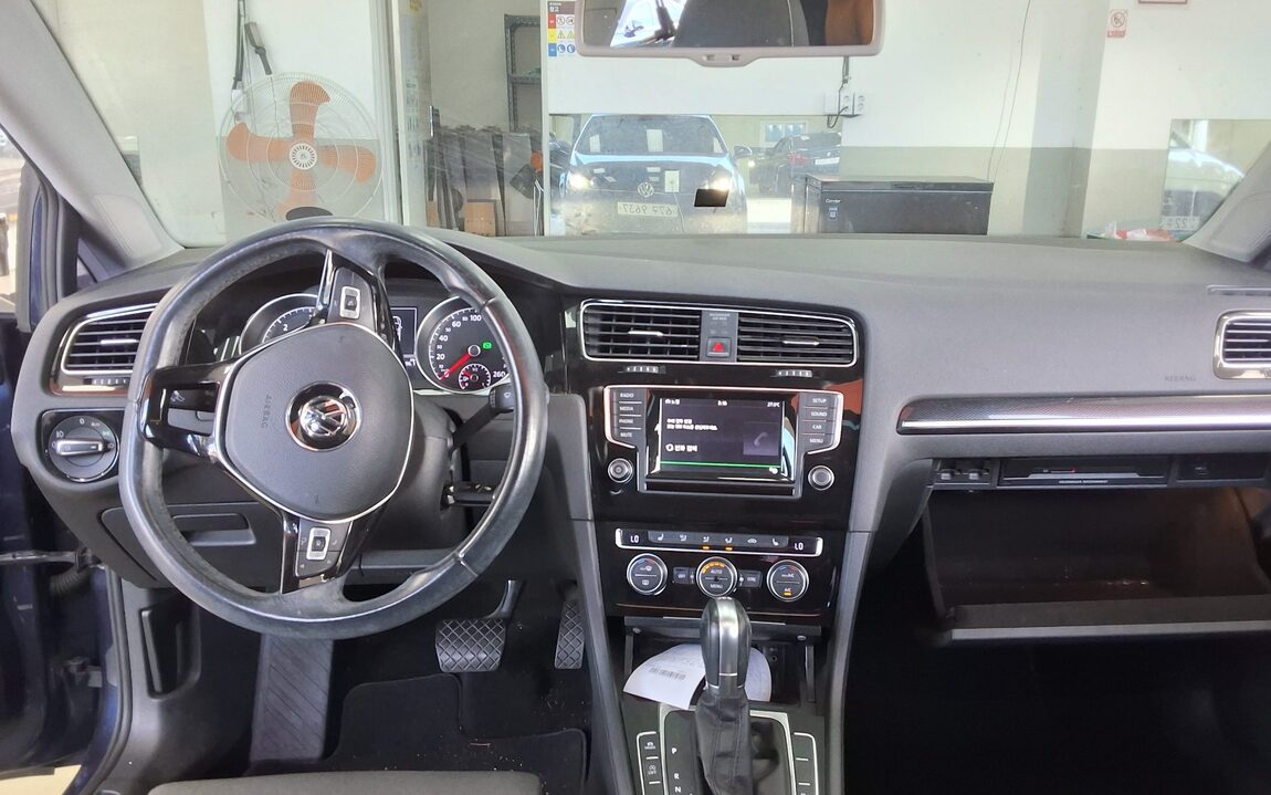 VOLKSWAGEN GOLF (7TH GEN) 2.0 TDI 2015 - zdjęcie 11