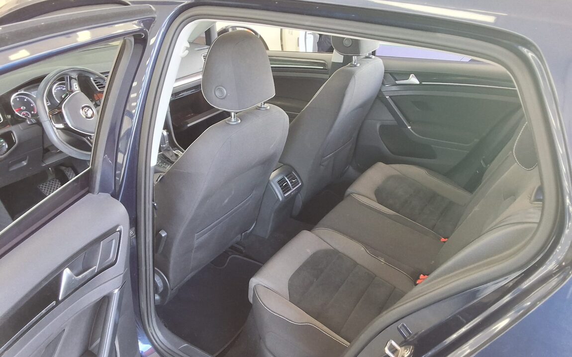 VOLKSWAGEN GOLF (7TH GEN) 2.0 TDI 2015 - zdjęcie 12
