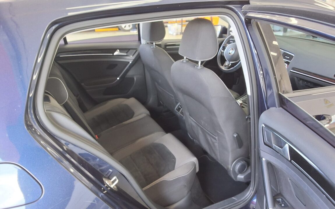 VOLKSWAGEN GOLF (7TH GEN) 2.0 TDI 2015 - zdjęcie 13