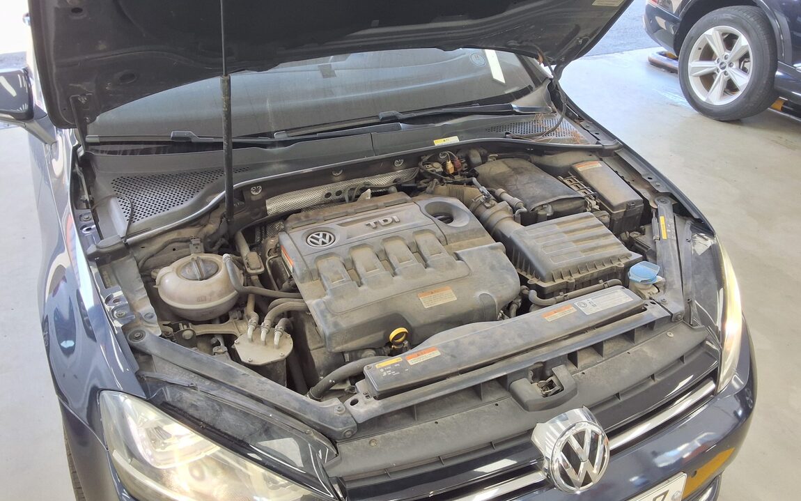 VOLKSWAGEN GOLF (7TH GEN) 2.0 TDI 2015 - zdjęcie 21