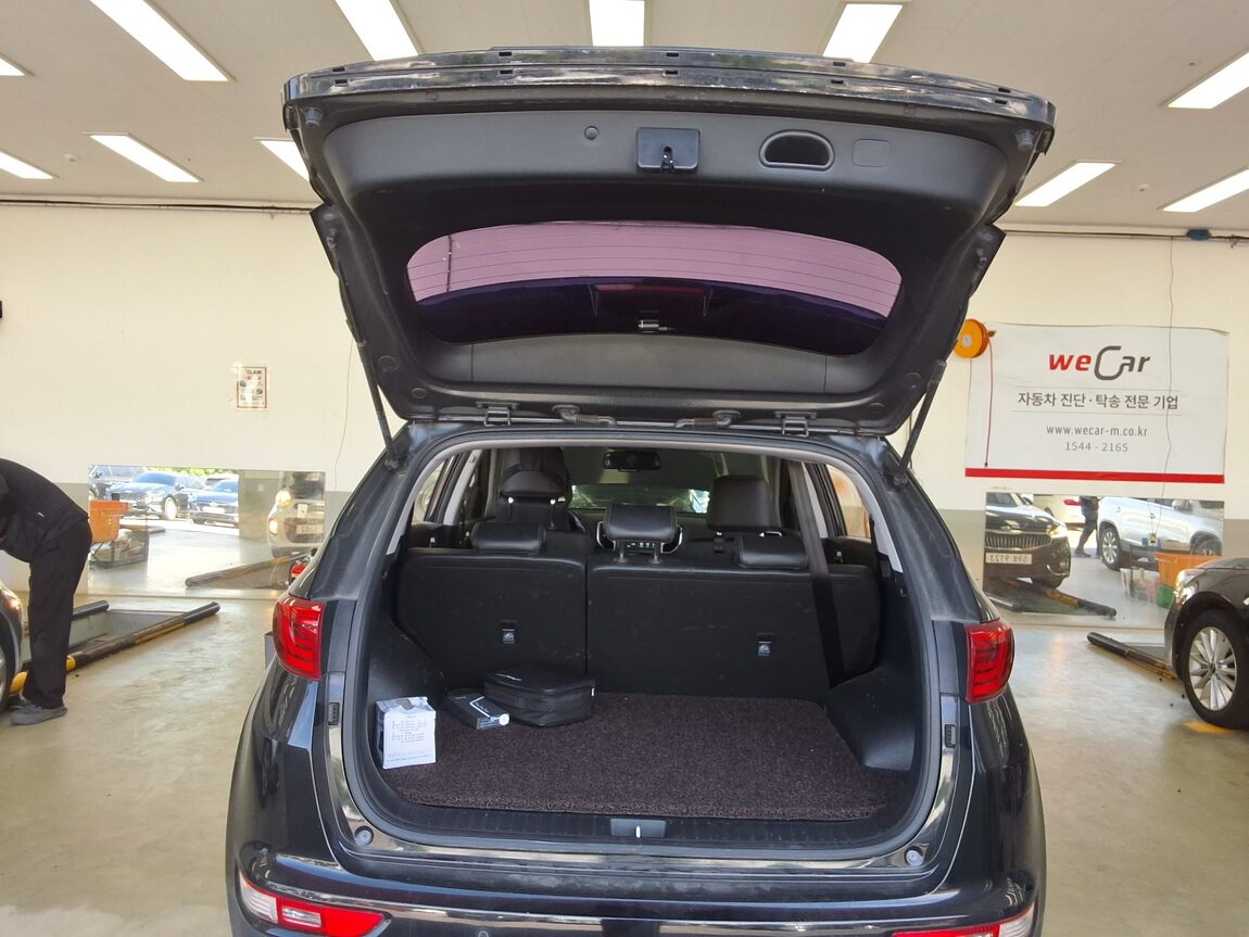 KIA NEW SPORTAGE 1.7 2WD NOBLESSE 2016 - zdjęcie 16