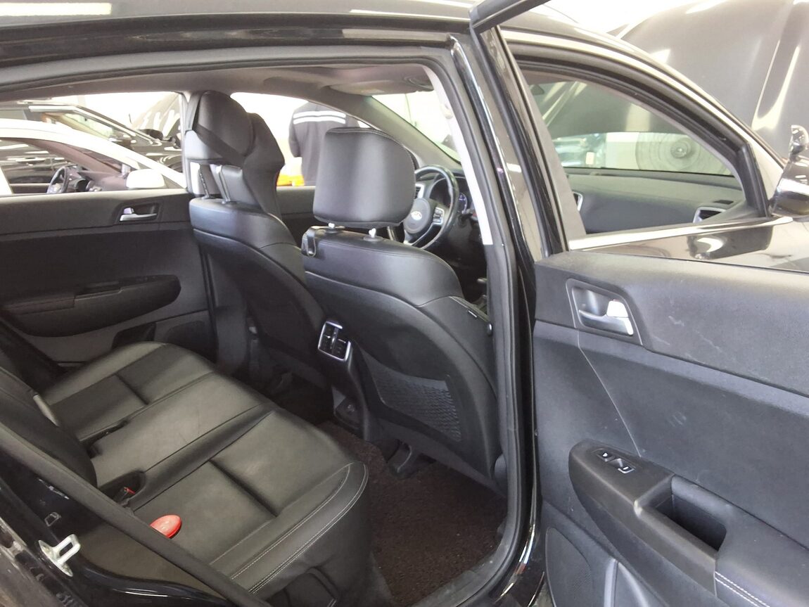 KIA NEW SPORTAGE 1.7 2WD NOBLESSE 2016 - zdjęcie 14