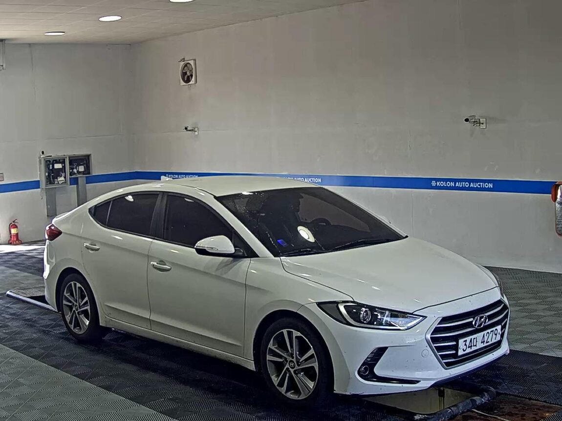 HYUNDAI AVANTE AD 1.6 GDi VALUE PLUS 2018 - zdjęcie 3