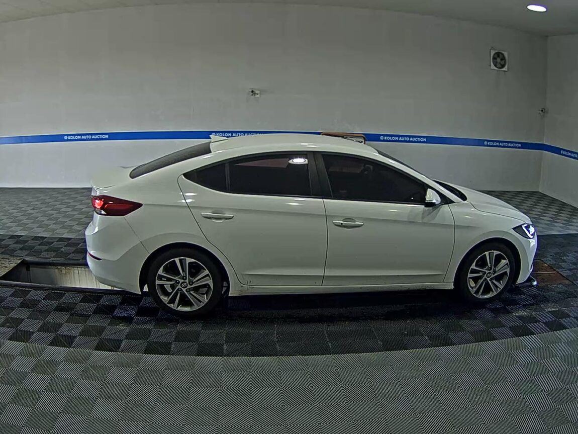 HYUNDAI AVANTE AD 1.6 GDi VALUE PLUS 2018 - zdjęcie 4