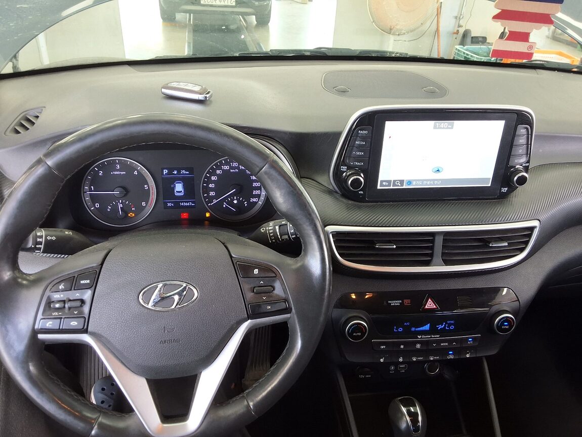 HYUNDAI NEW TUCSON 1.6 DIESEL 2WD MODERN 2019 - zdjęcie 18