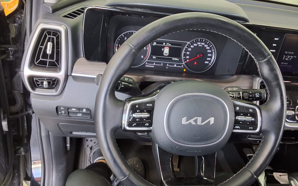 KIA NEW SORENTO (MQ4) 2.2 DIESEL 2WD PRESTIGE 2023 - zdjęcie 17