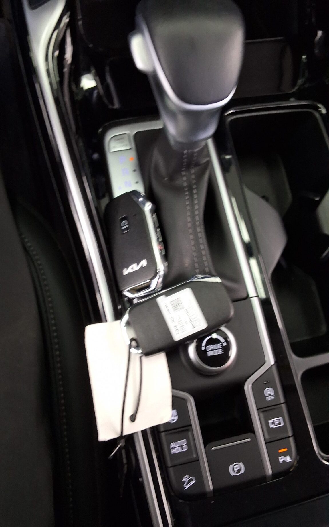 KIA NEW SORENTO (MQ4) 2.2 DIESEL 2WD PRESTIGE 2023 - zdjęcie 20