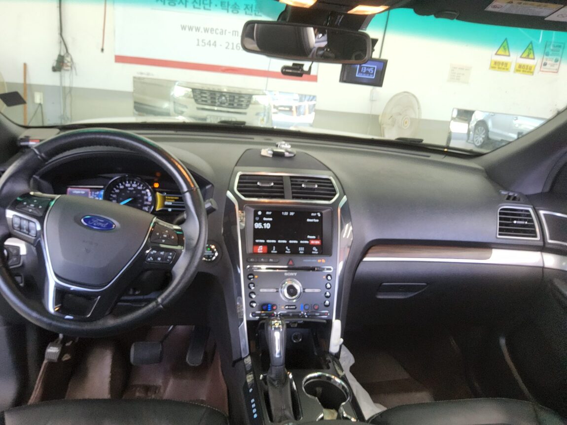 FORD EXPLORER (5TH GEN) 2.3 AWD LIMITED 2017 - zdjęcie 11