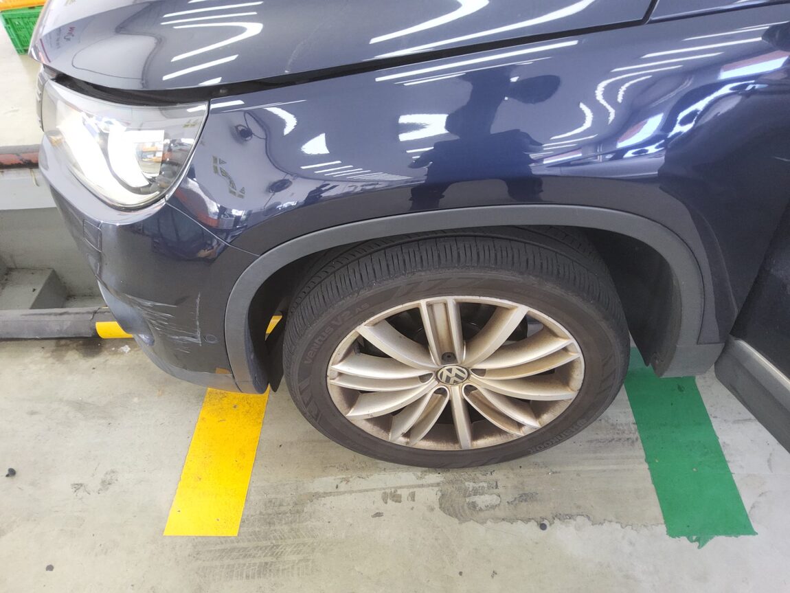 VOLKSWAGEN TIGUAN 2.0 TDI BLUEMOTION PREMIUM 2012 - zdjęcie 21