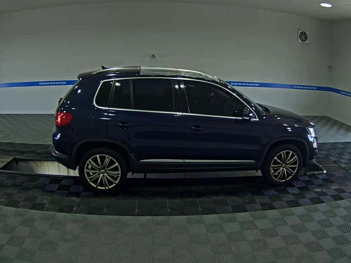 VOLKSWAGEN TIGUAN 2.0 TDI BLUEMOTION PREMIUM 2012 - zdjęcie 4