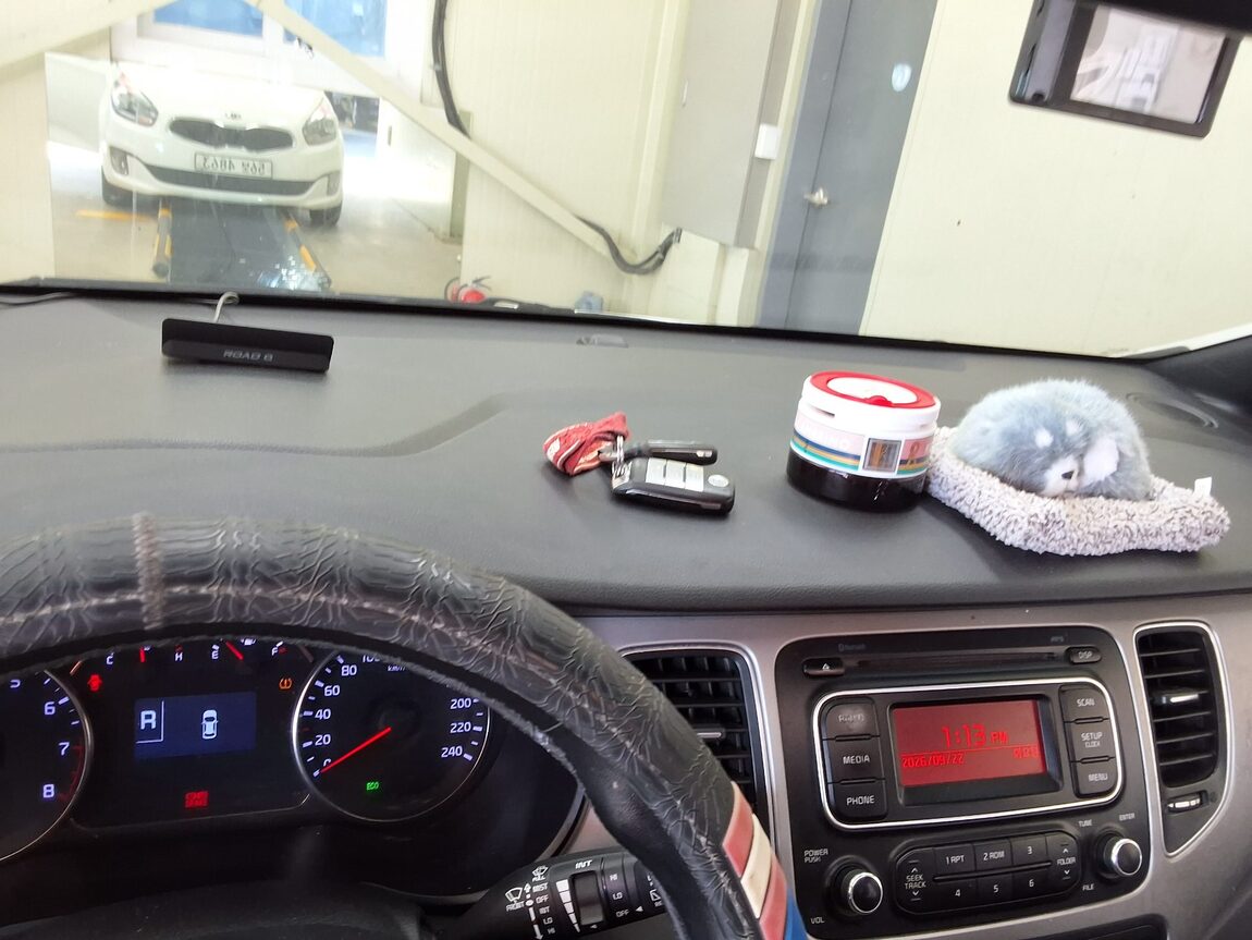 KIA ALL NEW CARENS 2.0 LPI PRESTIGE 2014 - zdjęcie 24