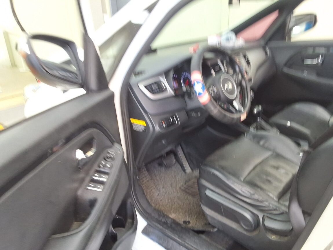 KIA ALL NEW CARENS 2.0 LPI PRESTIGE 2014 - zdjęcie 11