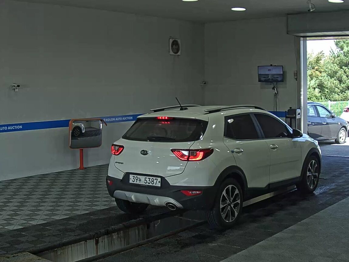 KIA STONIC U2 1.6 DIESEL PRESTIGE 2018 - zdjęcie 5