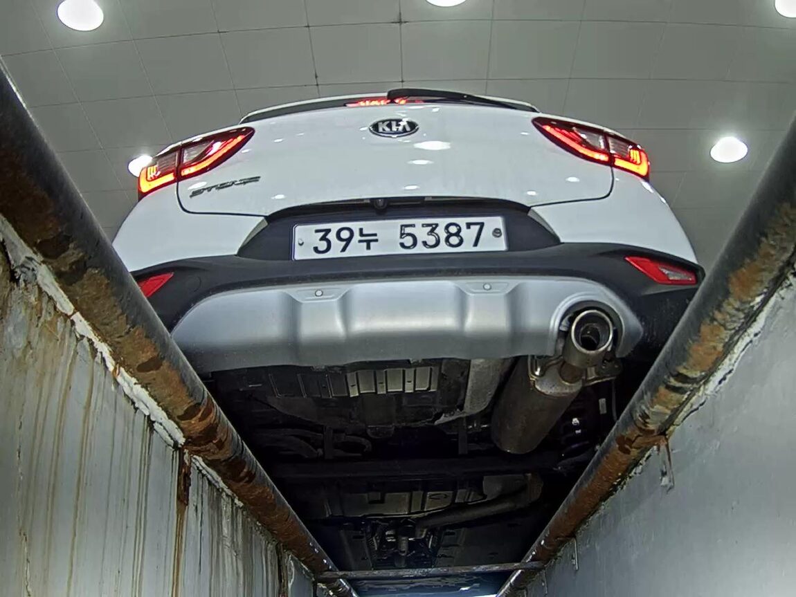 KIA STONIC U2 1.6 DIESEL PRESTIGE 2018 - zdjęcie 8