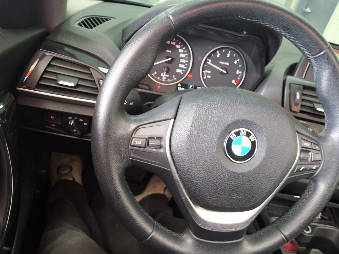 BMW 1 SERIES (2ND GEN) 5-DOOR 118d URBAN LINE PACK 1 2014 - zdjęcie 23