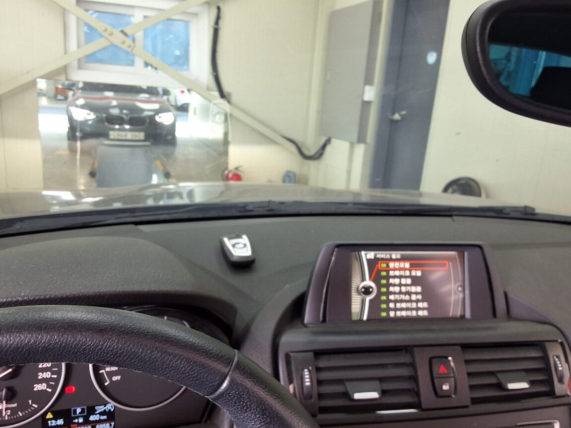 BMW 1 SERIES (2ND GEN) 5-DOOR 118d URBAN LINE PACK 1 2014 - zdjęcie 25